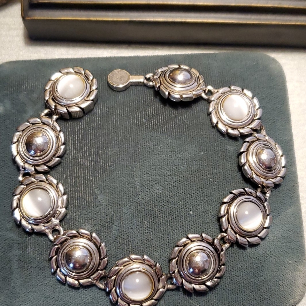 🖤 Silver and Moonstone bracelet